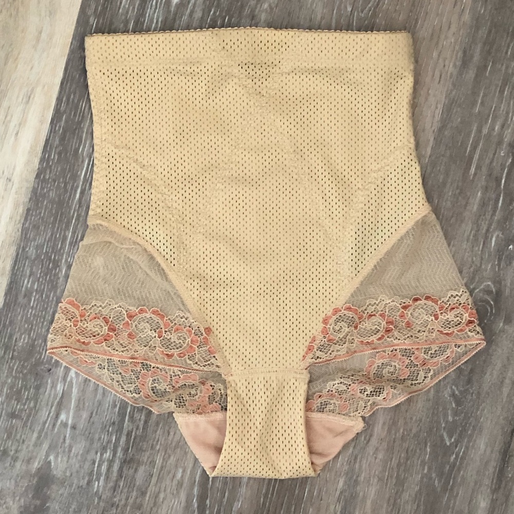 🆕 Lace Shapewear Panty